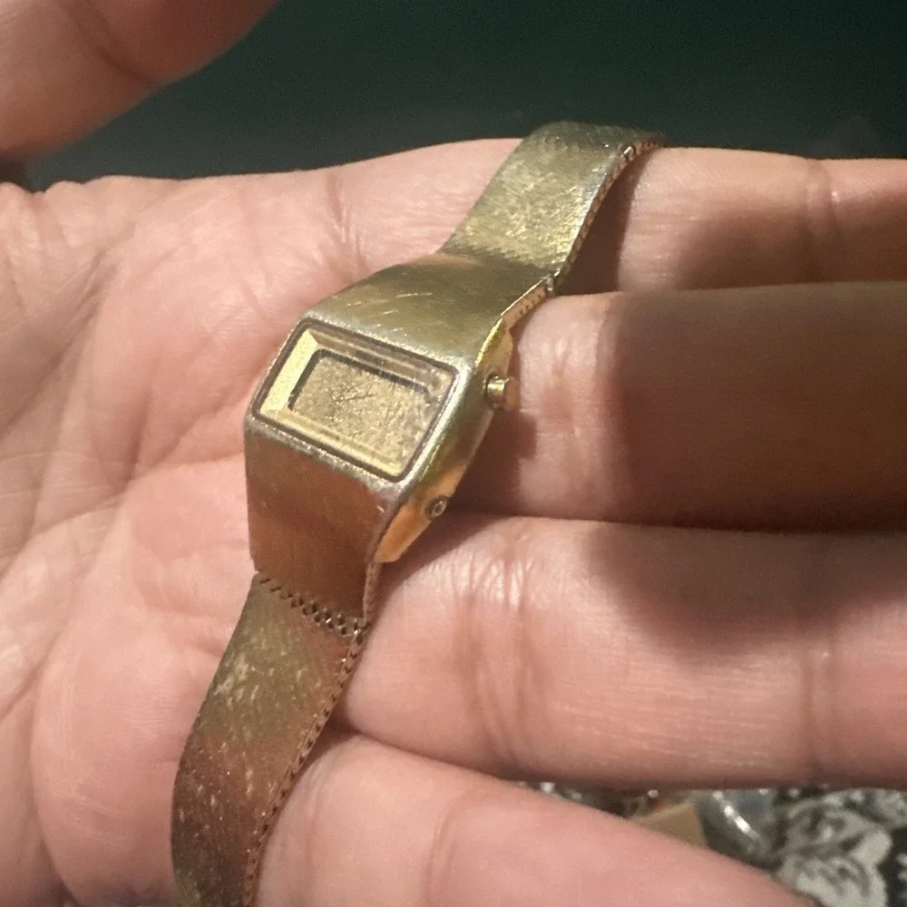 Rare Vintage Seiko Gold Tone Digital Womens Watch Japan L221-5020 Untested As Is